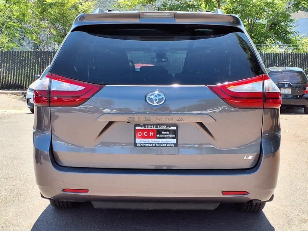 2019 Toyota Sienna LE 6