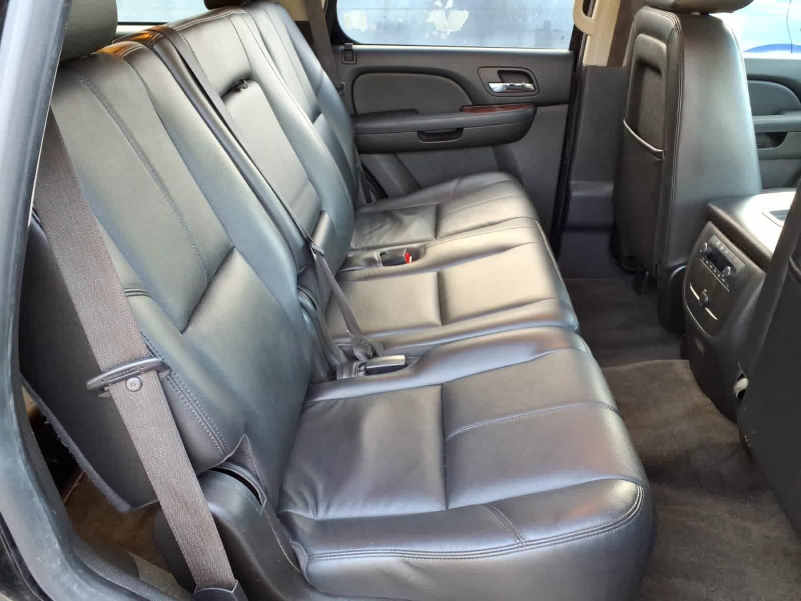 Thumbnail: 2010 Chevrolet Tahoe - 14