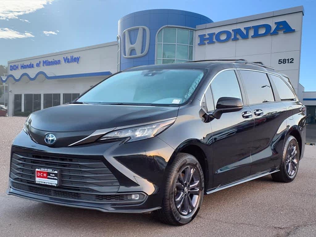 Thumbnail: 2024 Toyota Sienna - 1