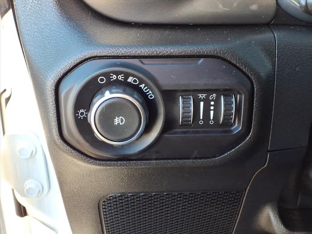 Thumbnail: 2018 Jeep Wrangler - 15