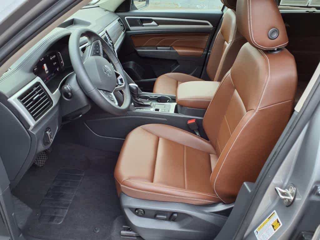 Thumbnail: 2023 Volkswagen Atlas - 15