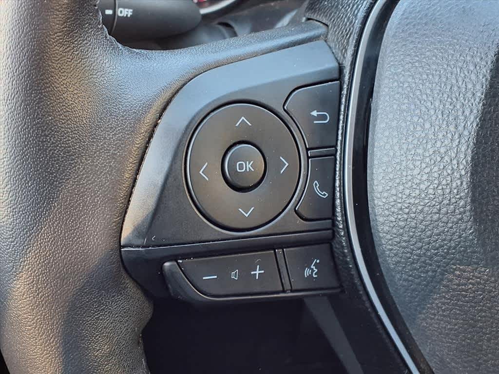 Thumbnail: 2020 Toyota RAV4 - 17