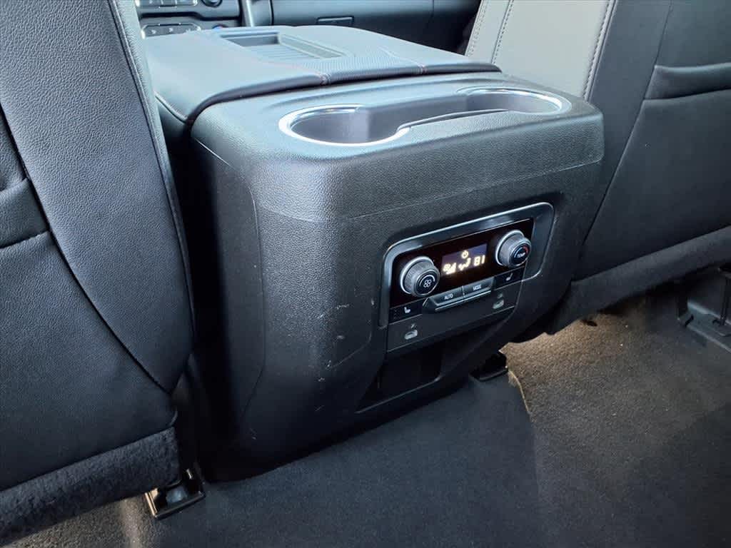 Thumbnail: 2022 Chevrolet Suburban - 11