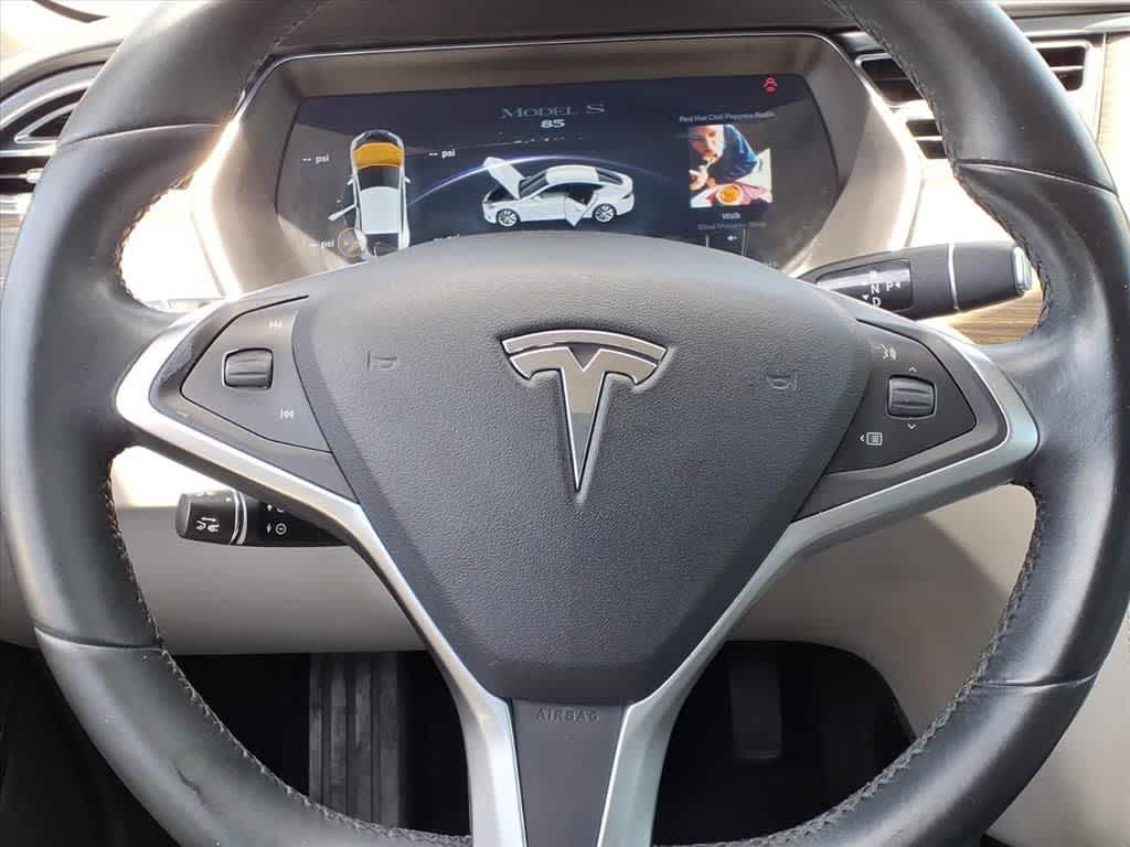 Thumbnail: 2015 Tesla Model S - 17