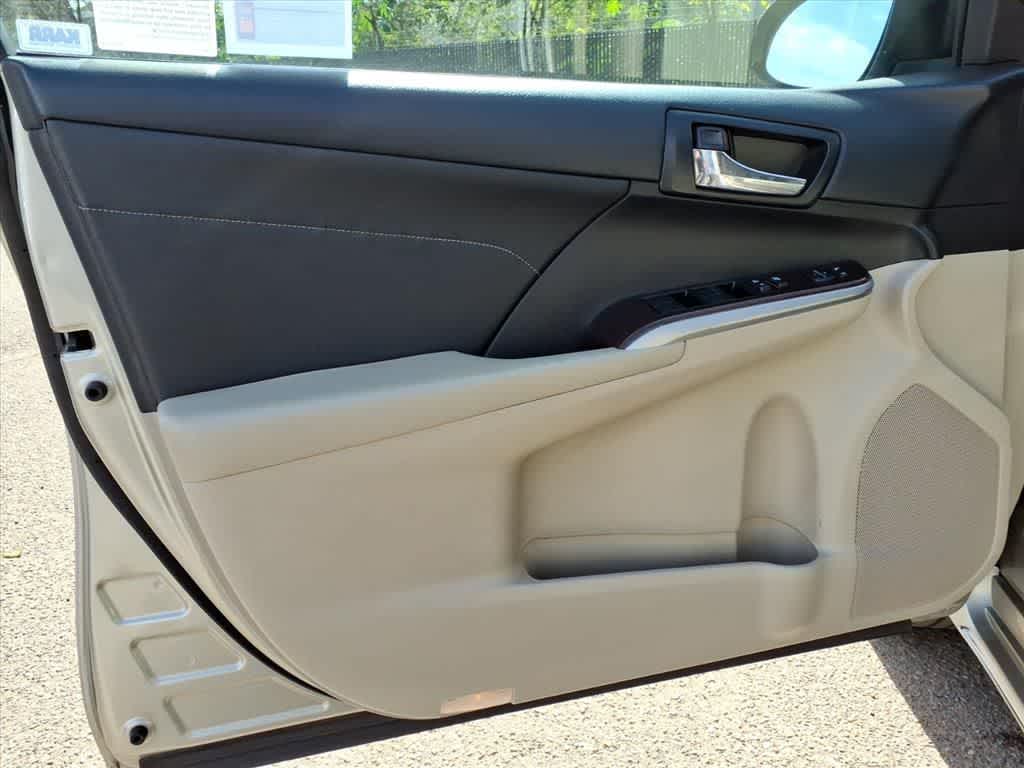 Thumbnail: 2013 Toyota Camry - 11