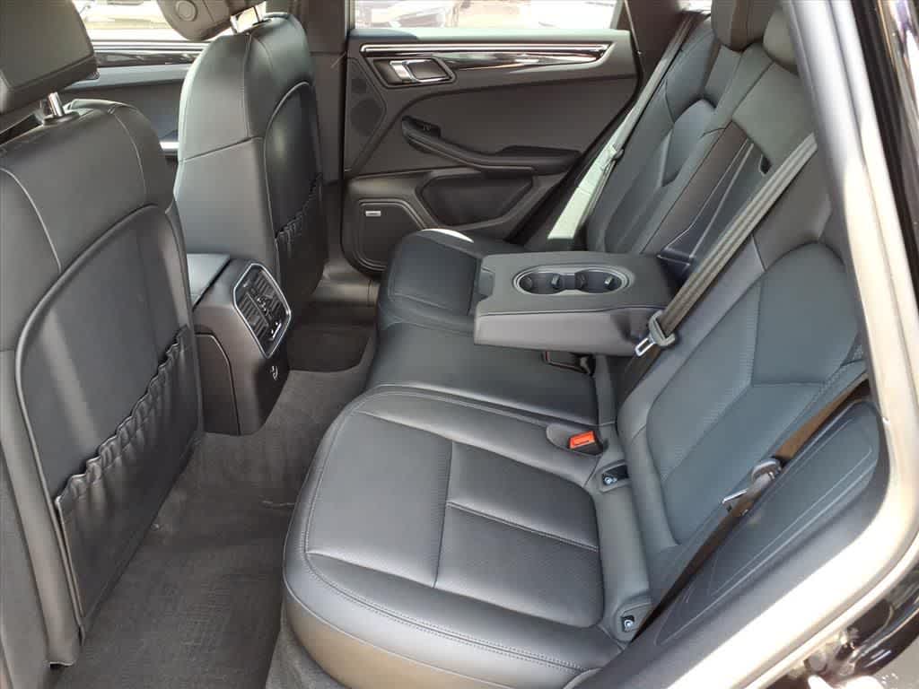 Thumbnail: 2022 Porsche Macan - 9