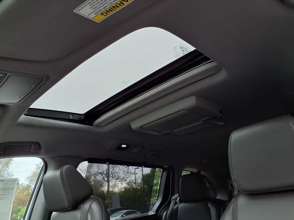 Thumbnail: 2020 Honda Odyssey - 16