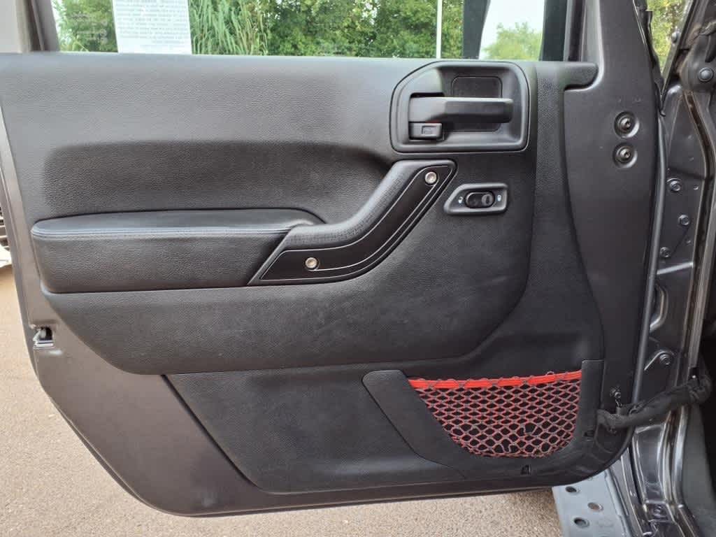 Thumbnail: 2017 Jeep Wrangler - 14