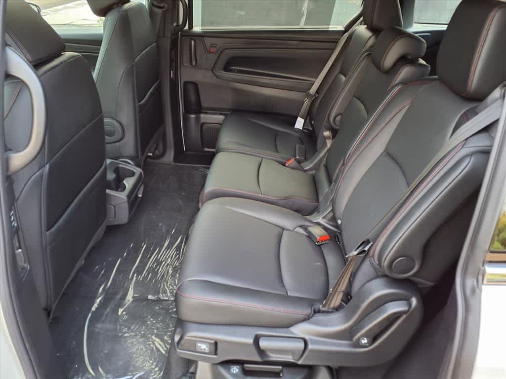 Thumbnail: 2026 Honda Odyssey - 9