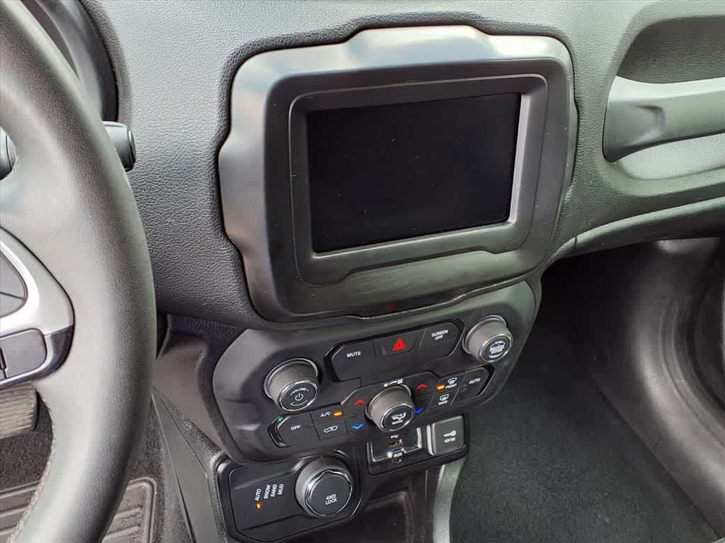 Thumbnail: 2018 Jeep Renegade - 20