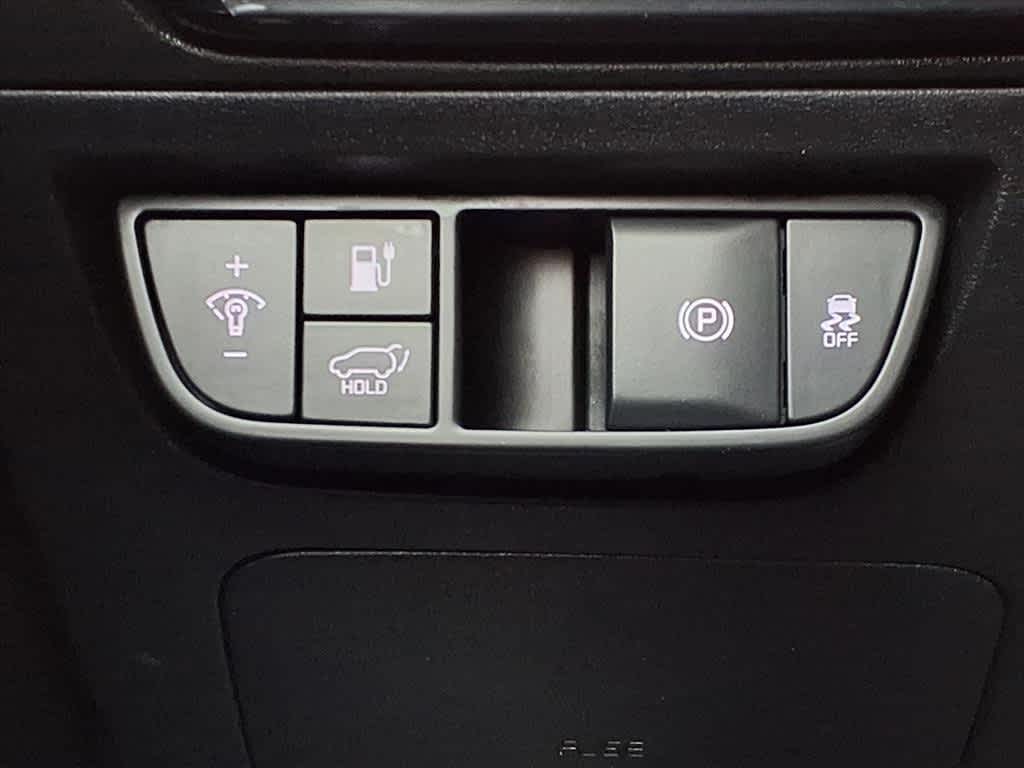 Thumbnail: 2022 Kia EV6 - 15