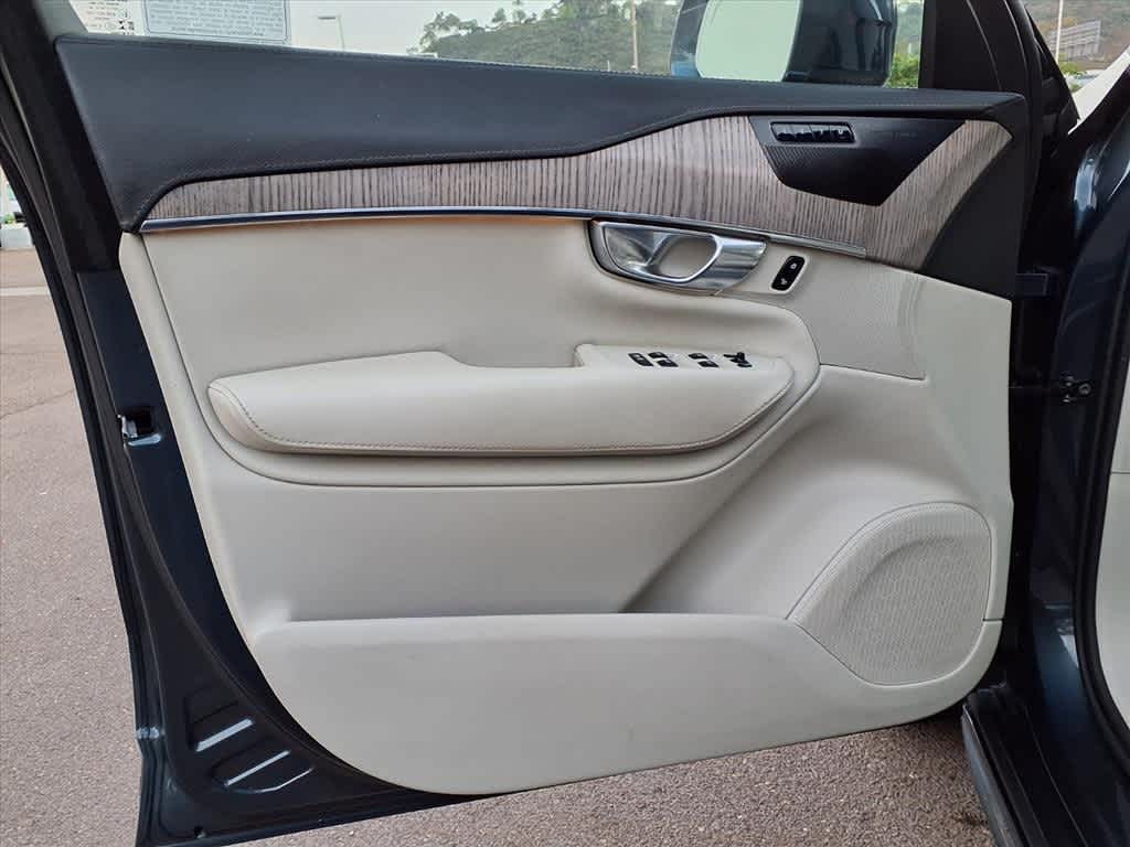 Thumbnail: 2021 Volvo XC90 - 14