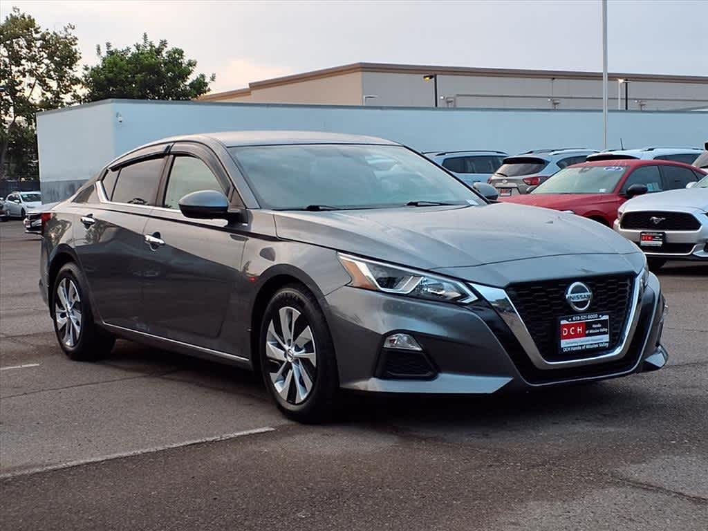 Thumbnail: 2020 Nissan Altima - 3