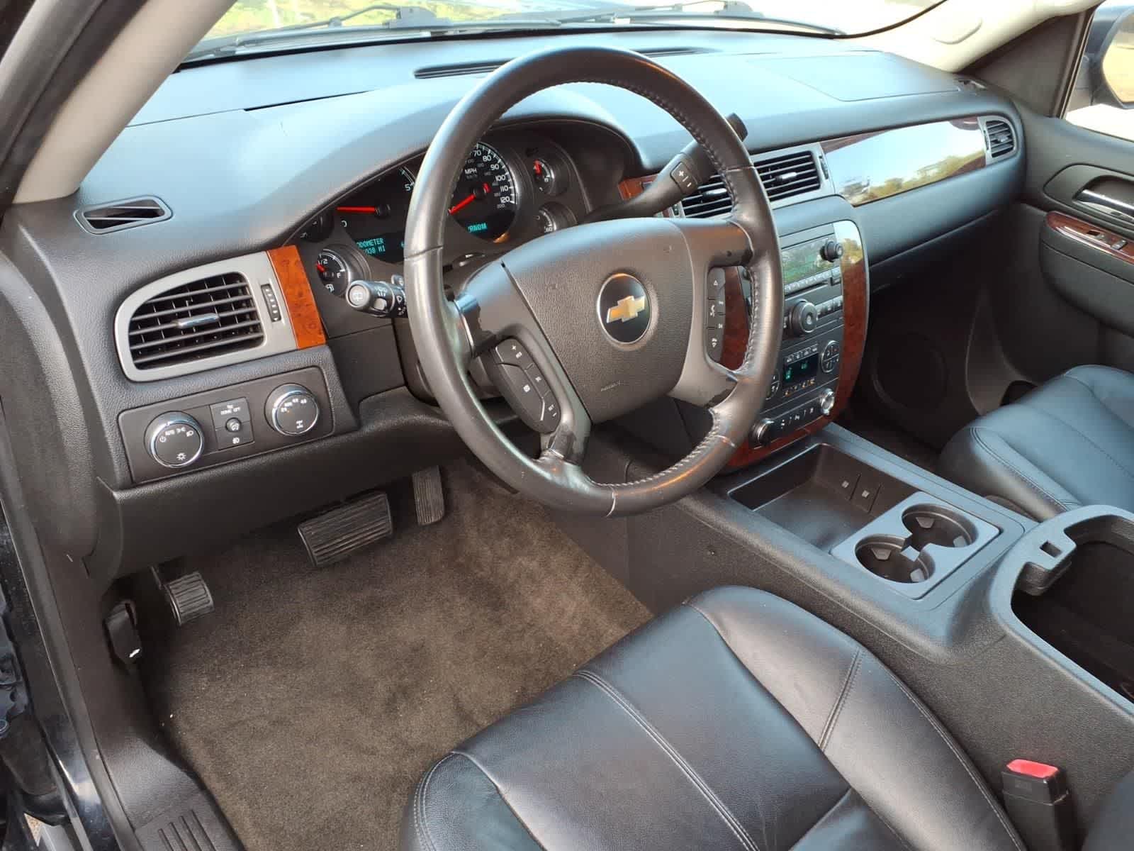 Thumbnail: 2010 Chevrolet Tahoe - 16