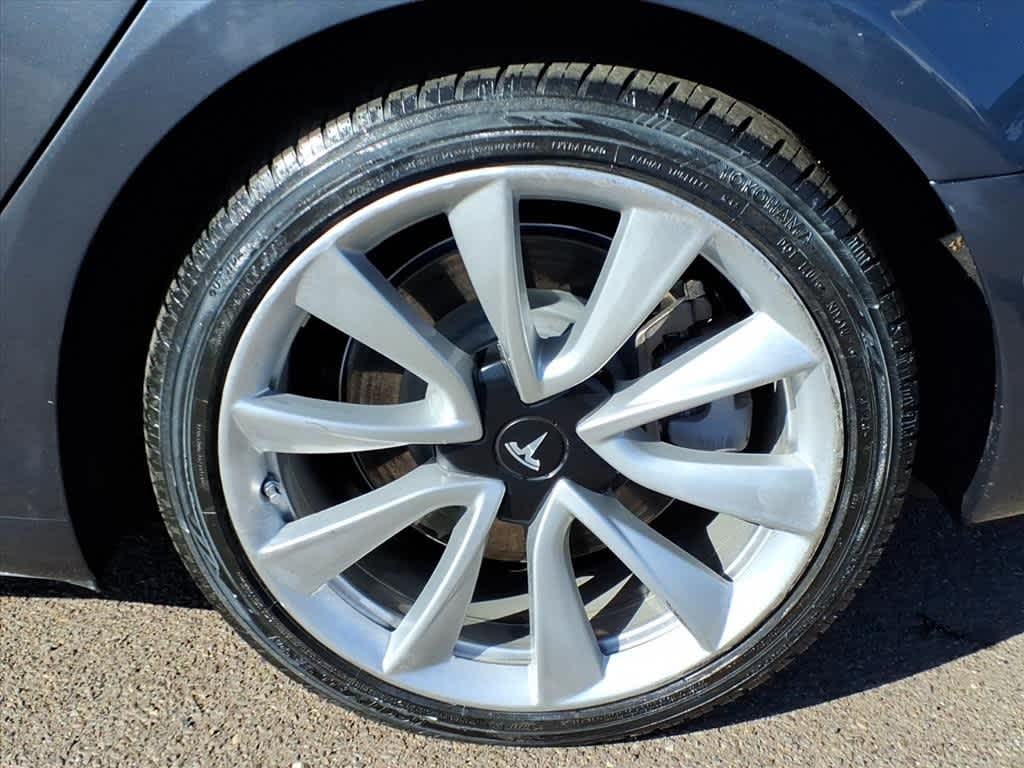 Thumbnail: 2018 Tesla Model 3 - 9