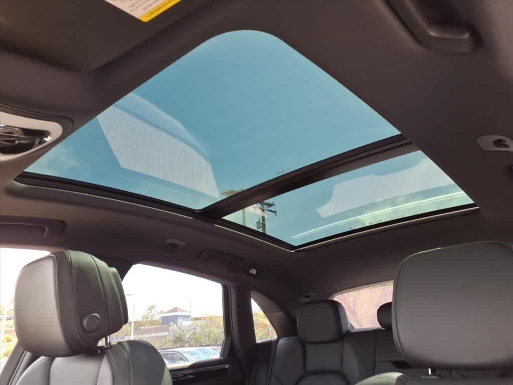 Thumbnail: 2022 Porsche Macan - 16