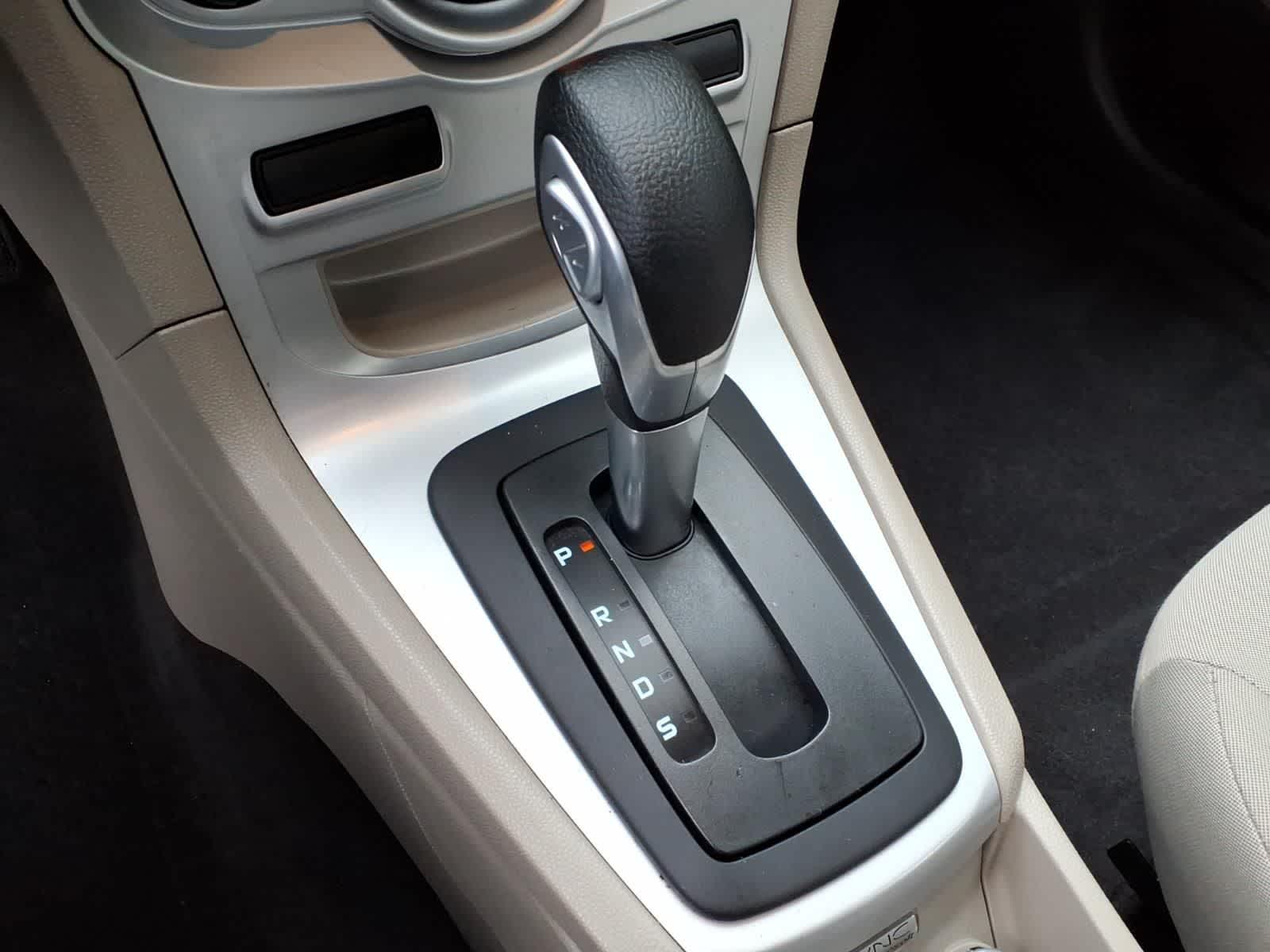 Thumbnail: 2014 Ford Fiesta - 23