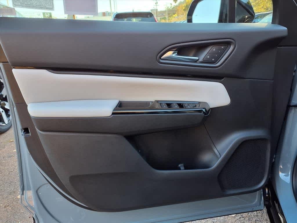 Thumbnail: 2025 Honda Prologue - 13