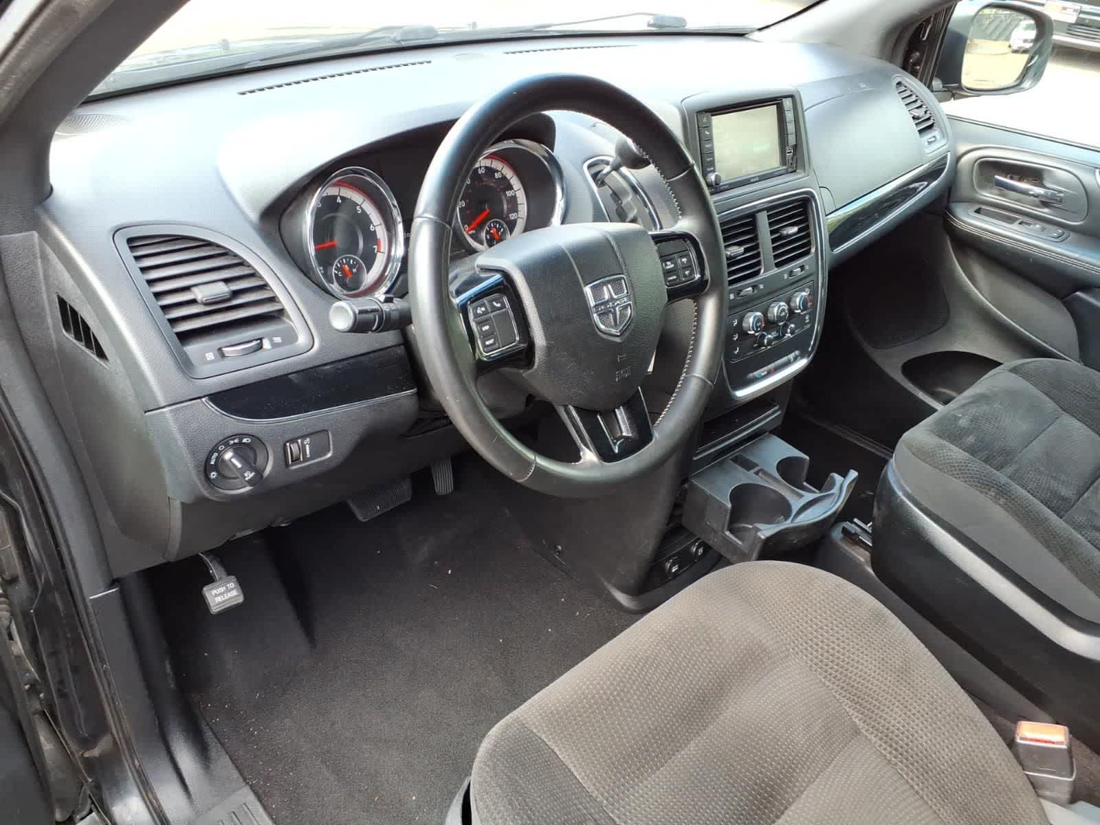 Thumbnail: 2019 Dodge Grand Caravan - 15