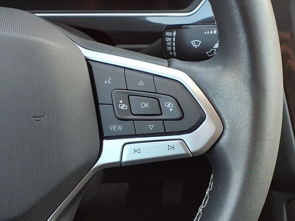 Thumbnail: 2023 Volkswagen Tiguan - 18