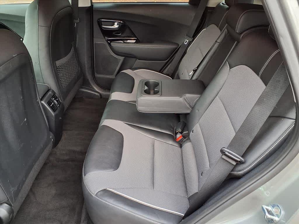 Thumbnail: 2022 Kia Niro - 9