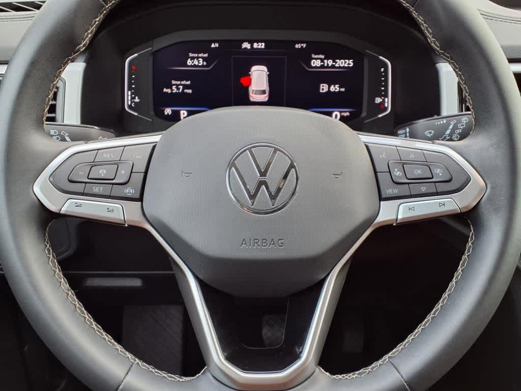 Thumbnail: 2023 Volkswagen Atlas - 16