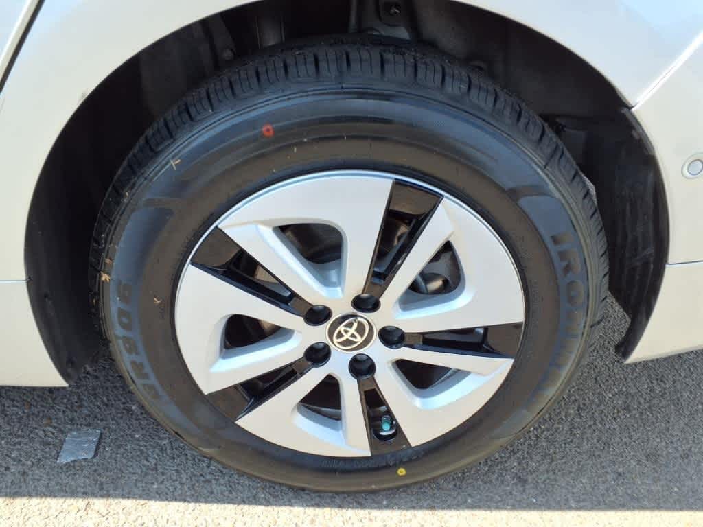 2018 Toyota Prius Two 9