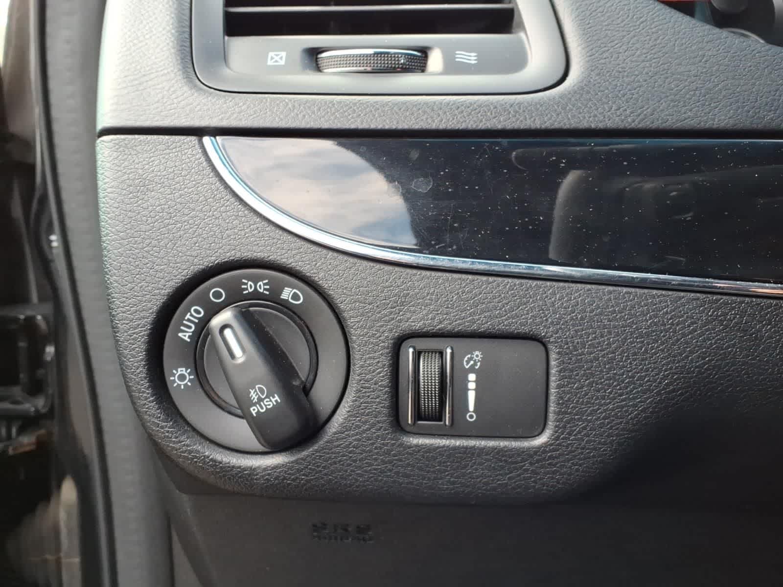 Thumbnail: 2019 Dodge Grand Caravan - 17