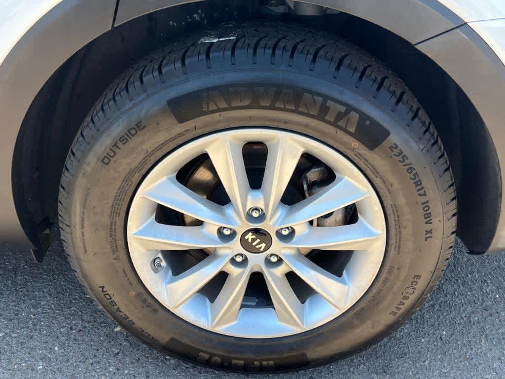 Thumbnail: 2019 Kia Sorento - 8