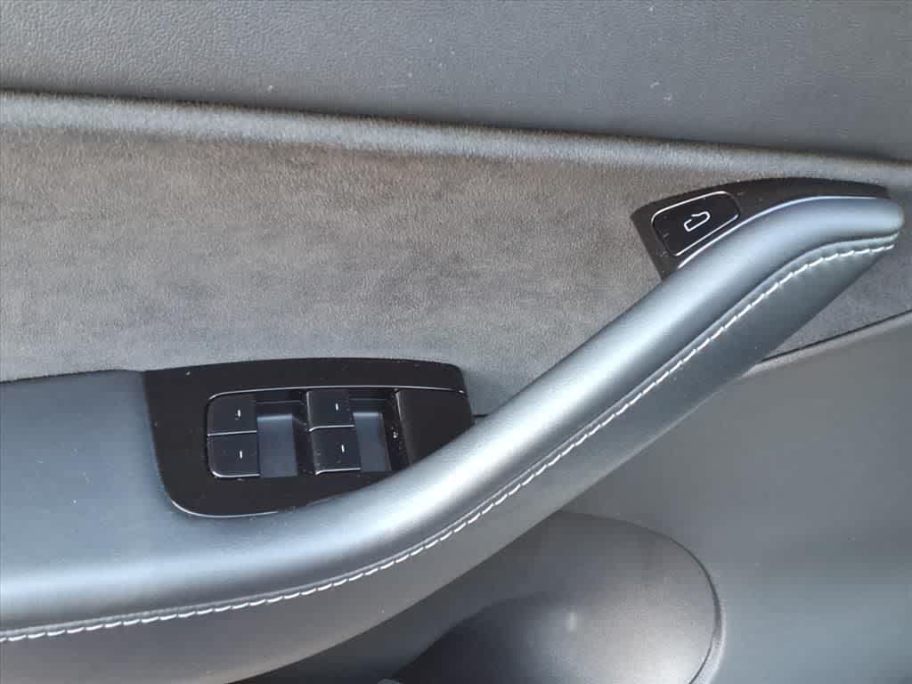 Thumbnail: 2021 Tesla Model Y - 16