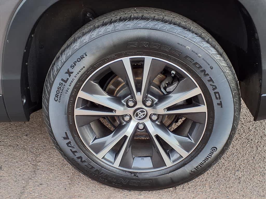 Thumbnail: 2019 Toyota Highlander - 8