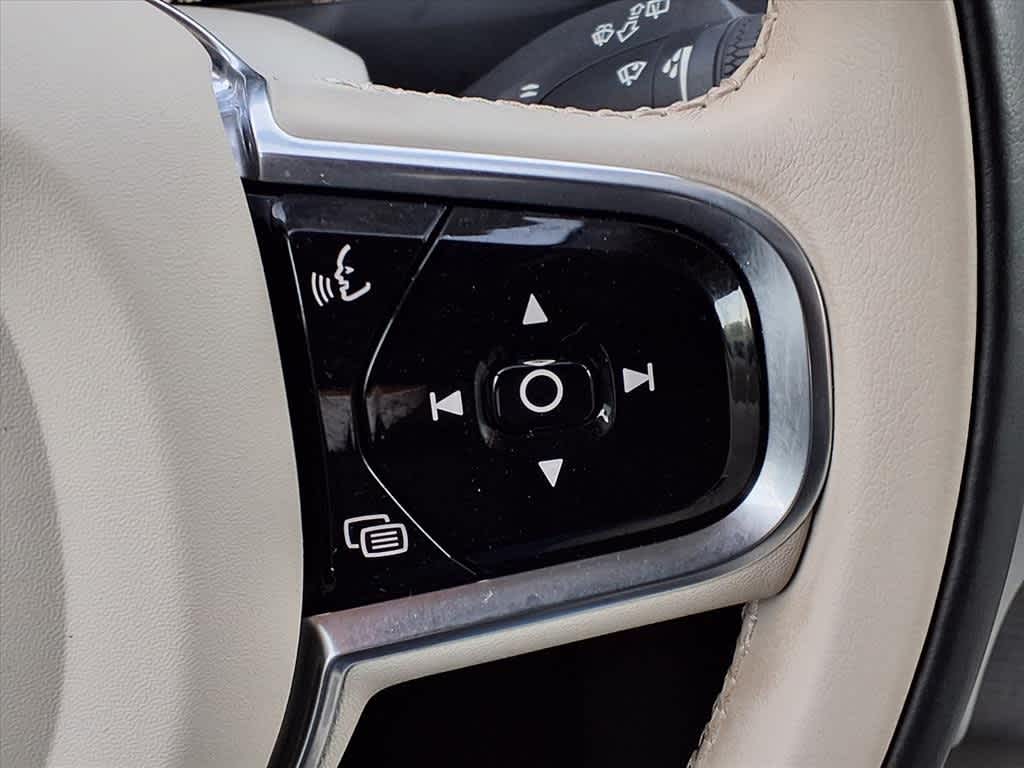 Thumbnail: 2021 Volvo XC90 - 19