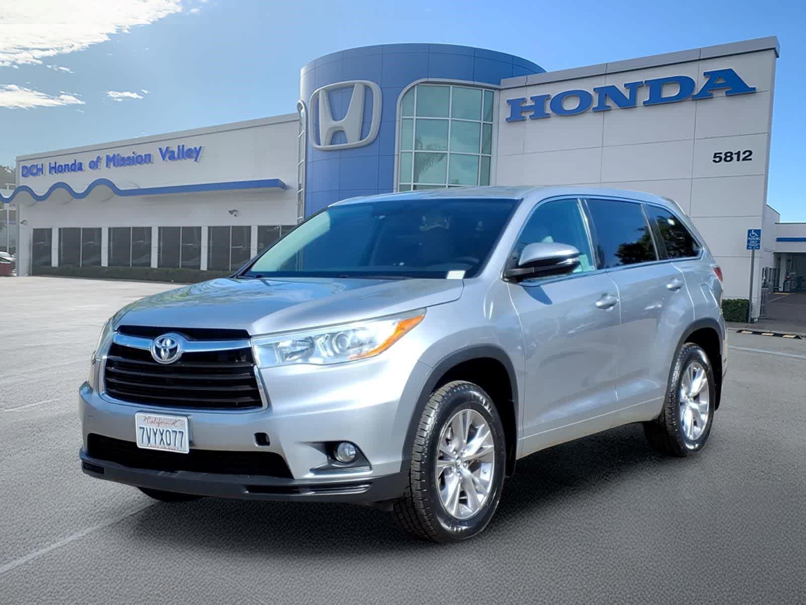 2016 Toyota Highlander LE -
                  San Diego, CA