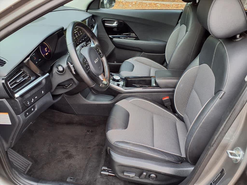 Thumbnail: 2022 Kia Niro - 14