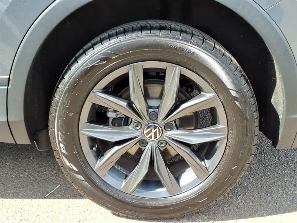 Thumbnail: 2023 Volkswagen Tiguan - 8
