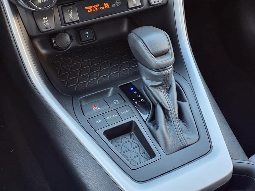 Thumbnail: 2020 Toyota RAV4 - 22