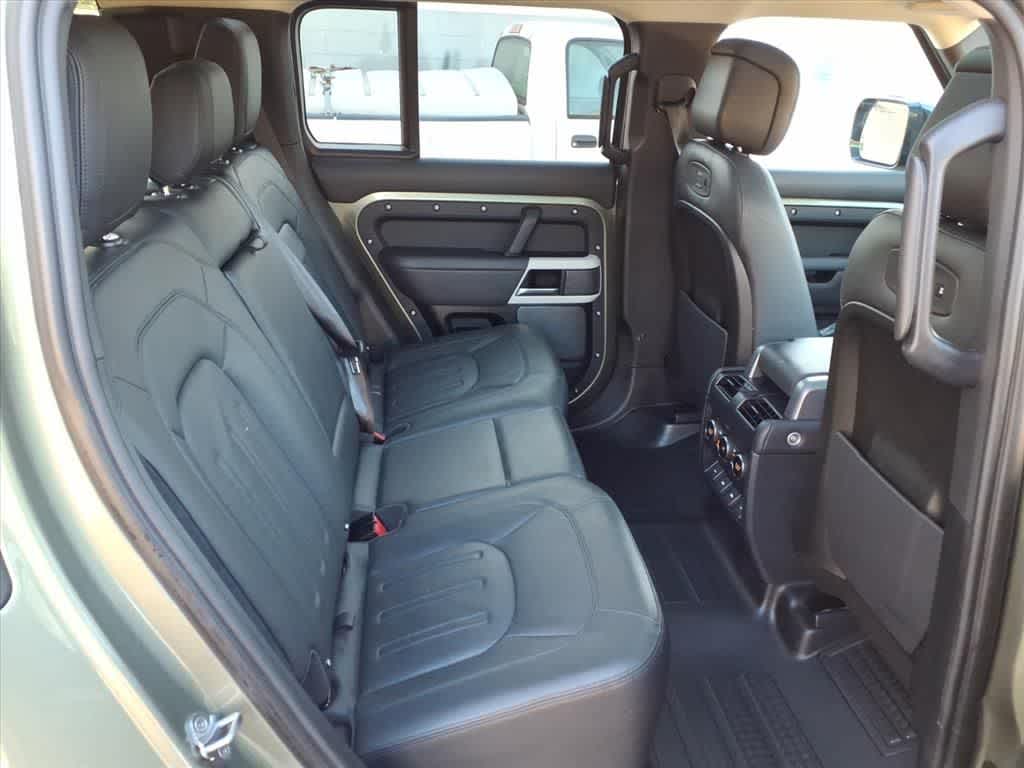 Thumbnail: 2020 Land Rover Defender - 12