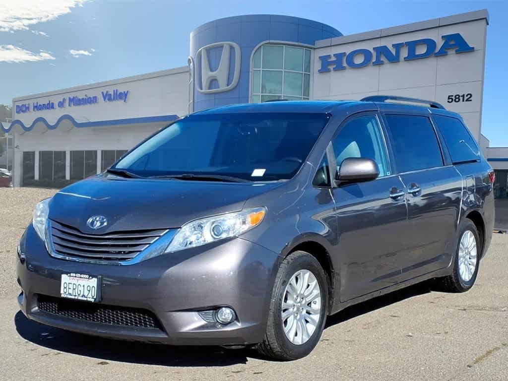 2015 Toyota Sienna XLE -
                  San Diego, CA