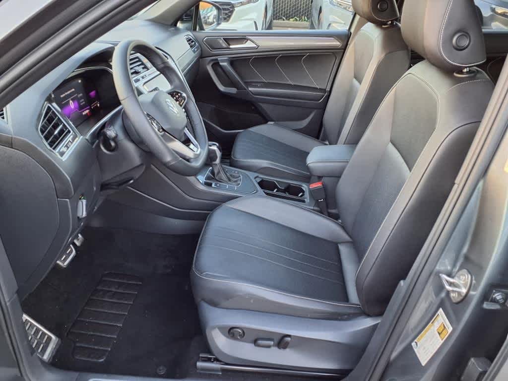 Thumbnail: 2022 Volkswagen Tiguan - 15