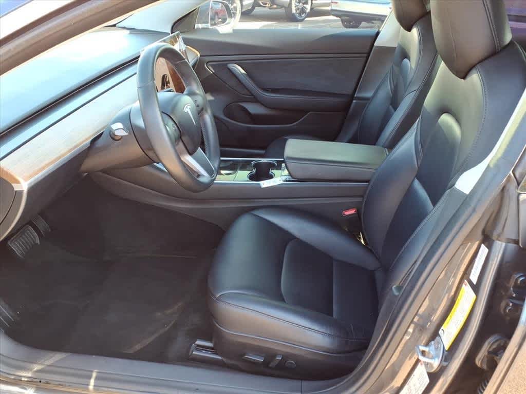 Thumbnail: 2018 Tesla Model 3 - 17