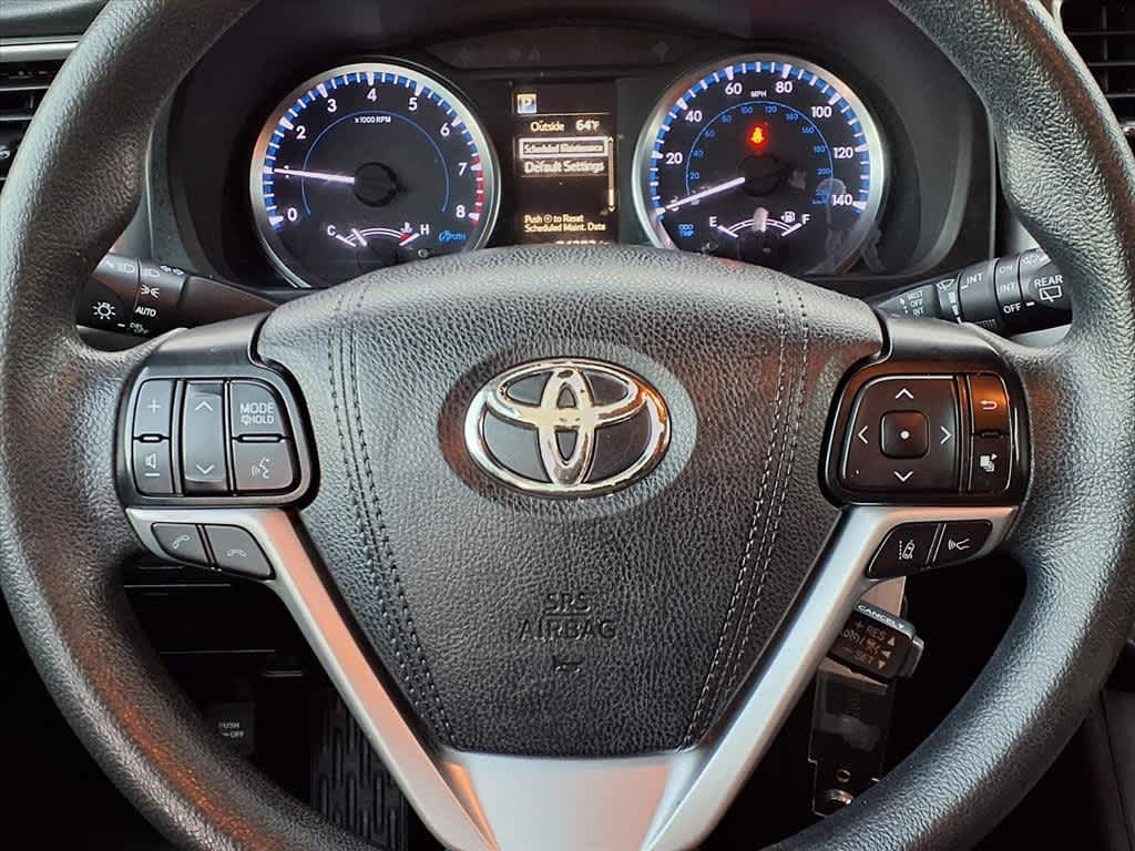 Thumbnail: 2019 Toyota Highlander - 17