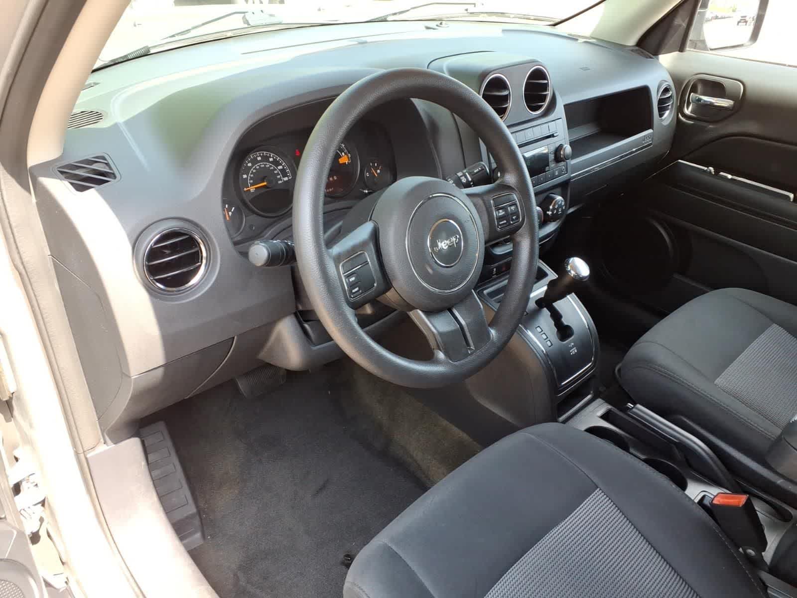 Thumbnail: 2016 Jeep Patriot - 16