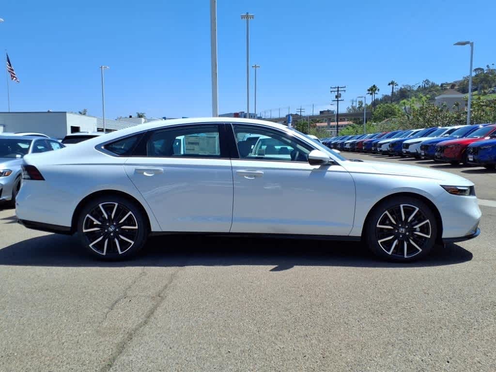 2025 Honda Accord Hybrid Touring photo 4