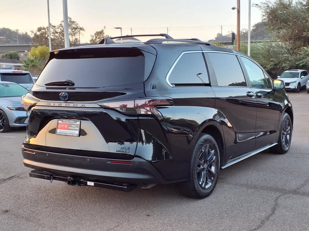 Thumbnail: 2024 Toyota Sienna - 4