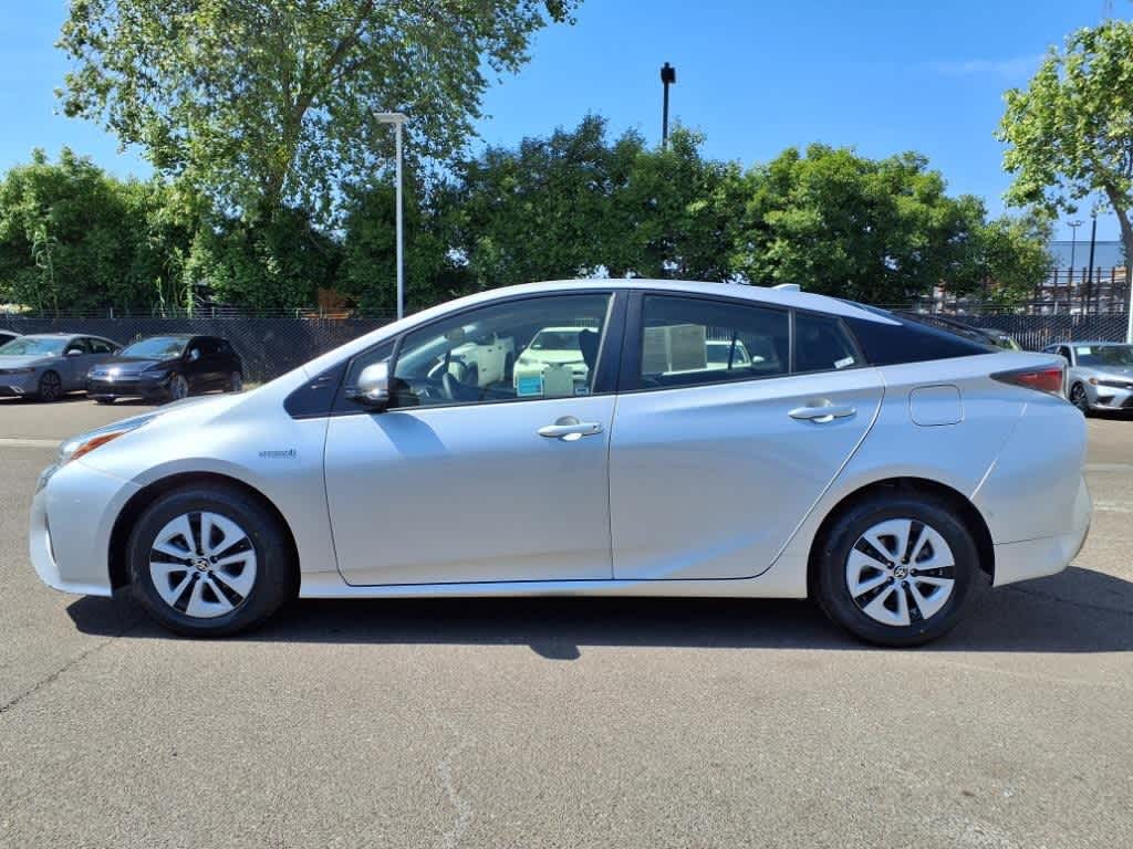 2018 Toyota Prius Two 8