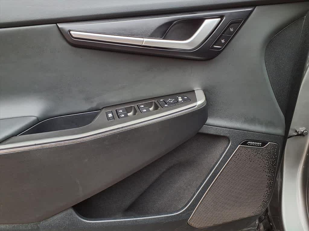 Thumbnail: 2022 Kia EV6 - 13