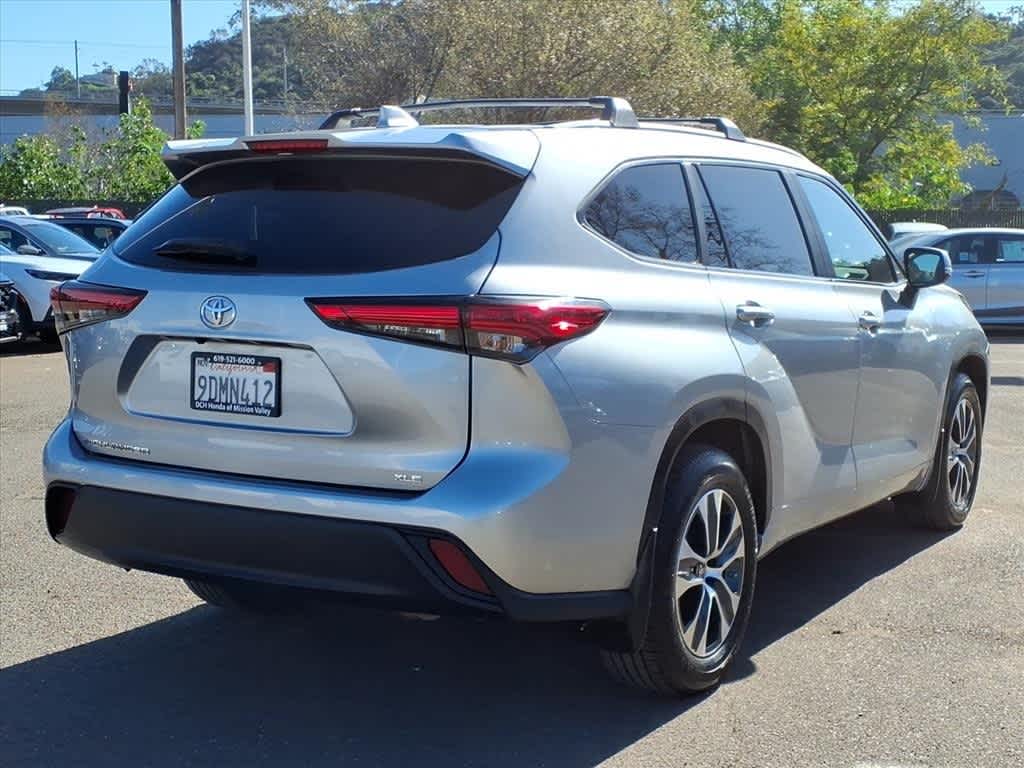 Thumbnail: 2023 Toyota Highlander - 4