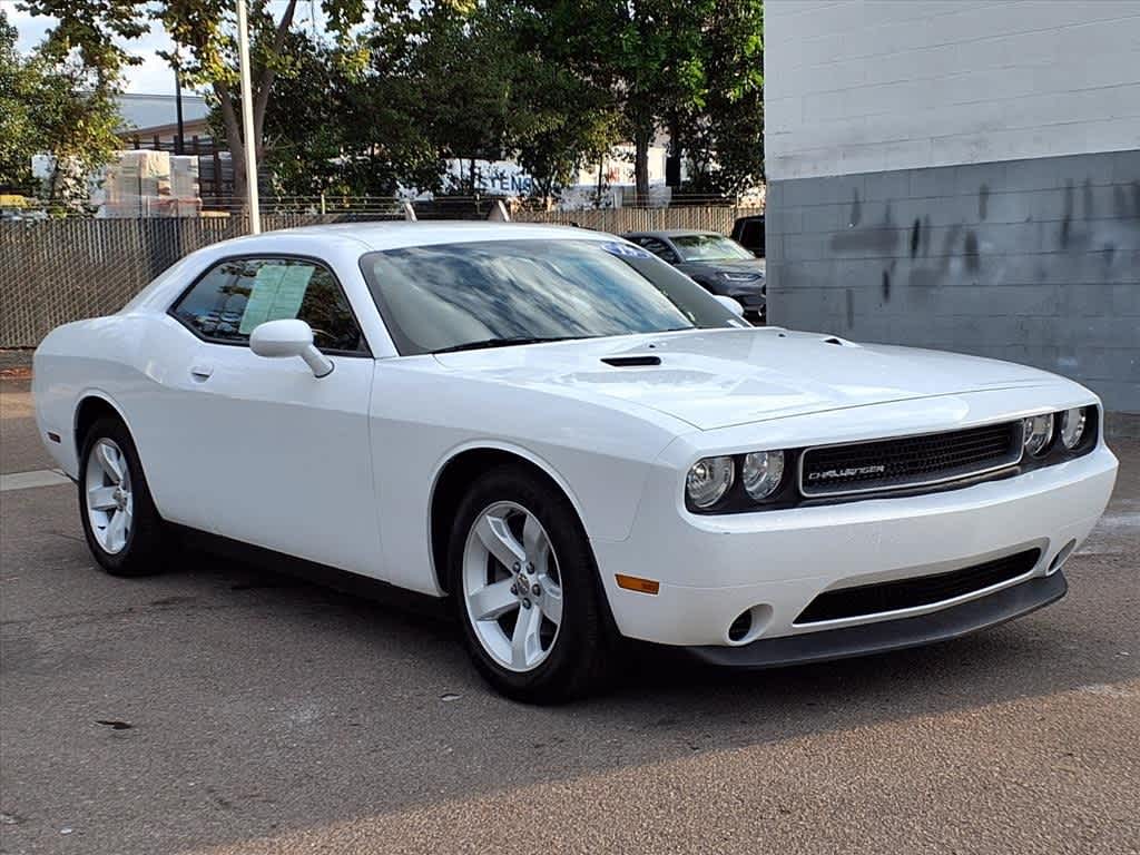 2013 Dodge Challenger SXT photo 3