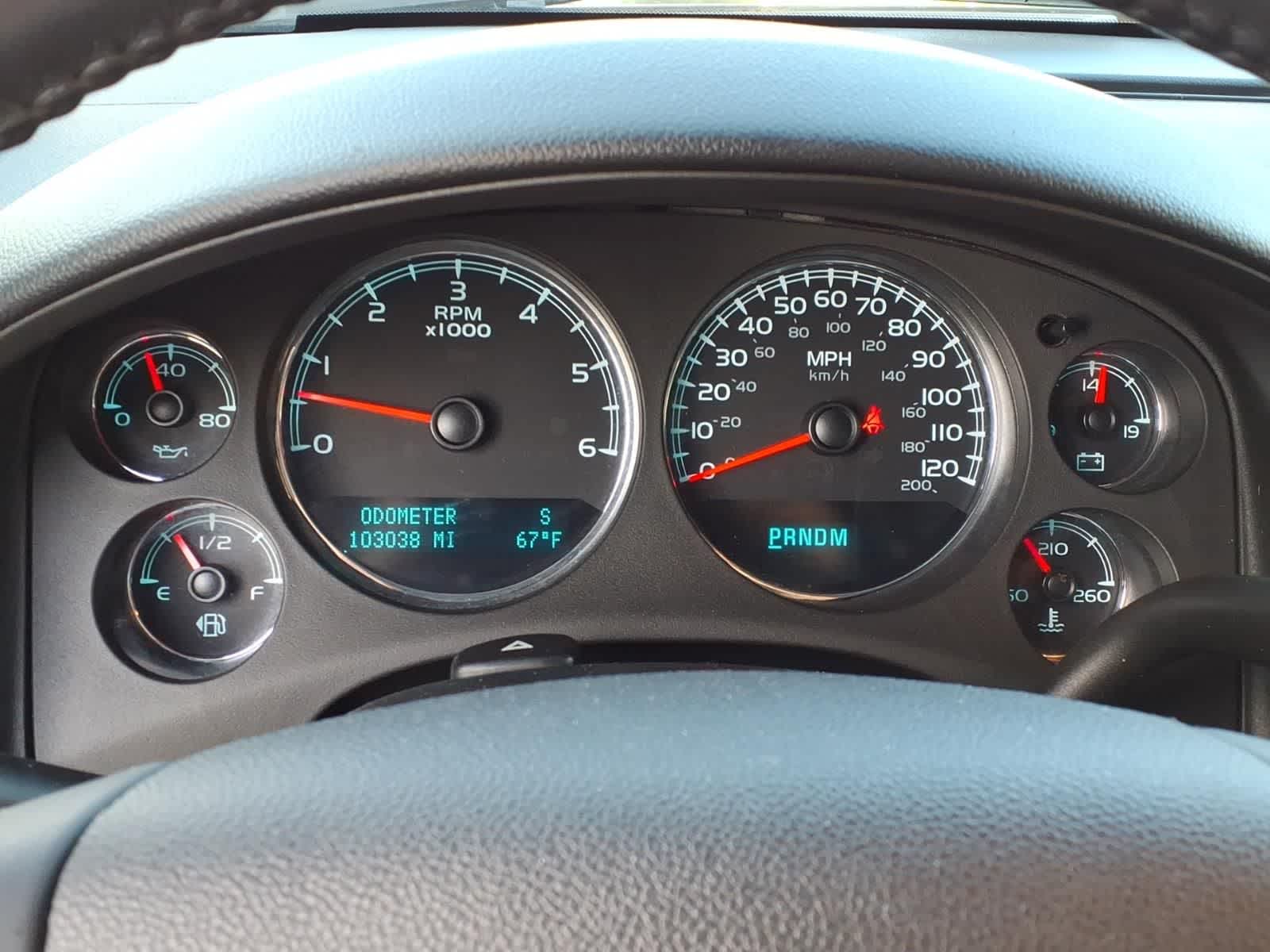 Thumbnail: 2010 Chevrolet Tahoe - 21