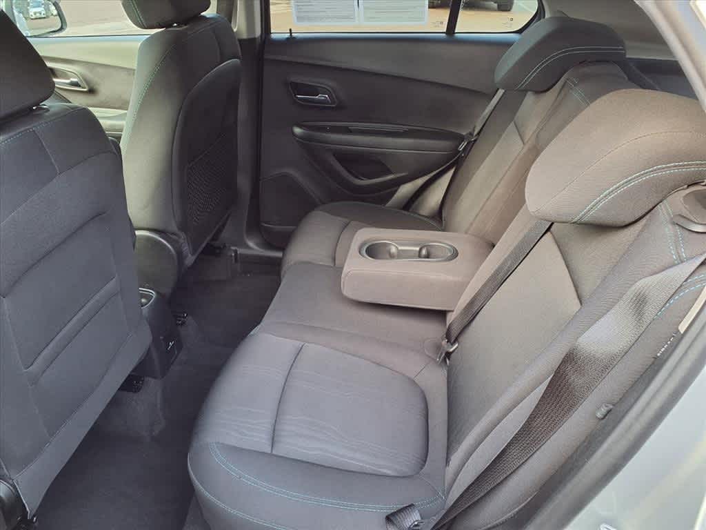 Thumbnail: 2016 Chevrolet Trax - 9